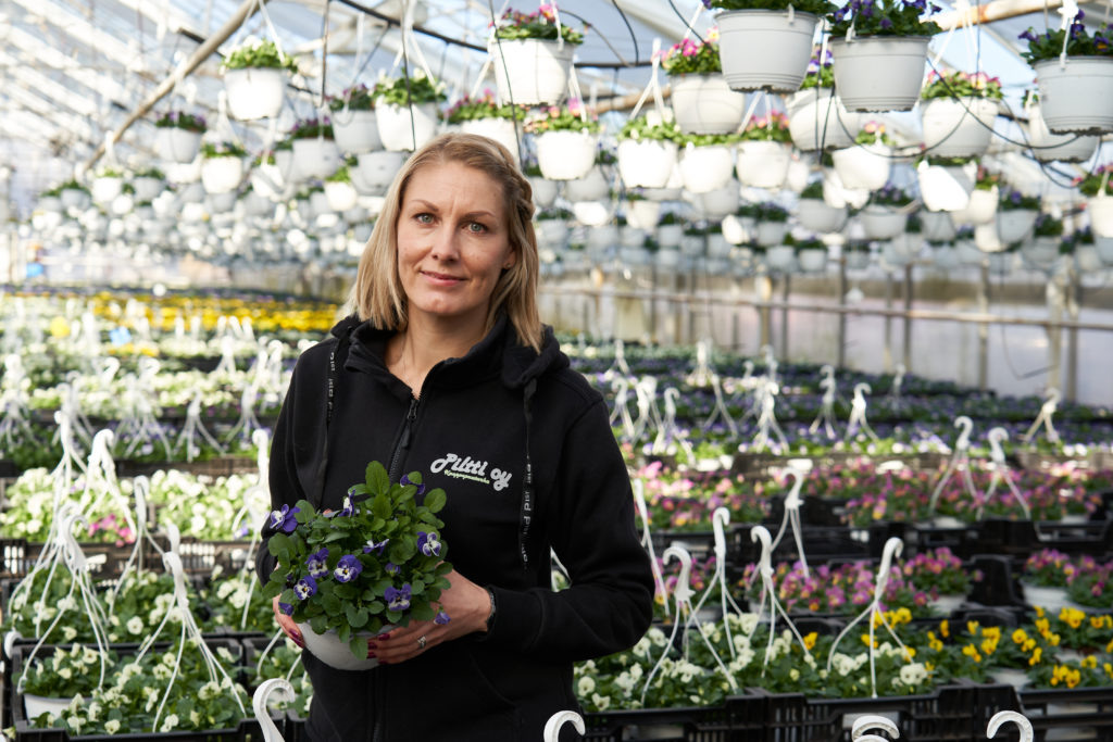 Hanna with ornamental plants